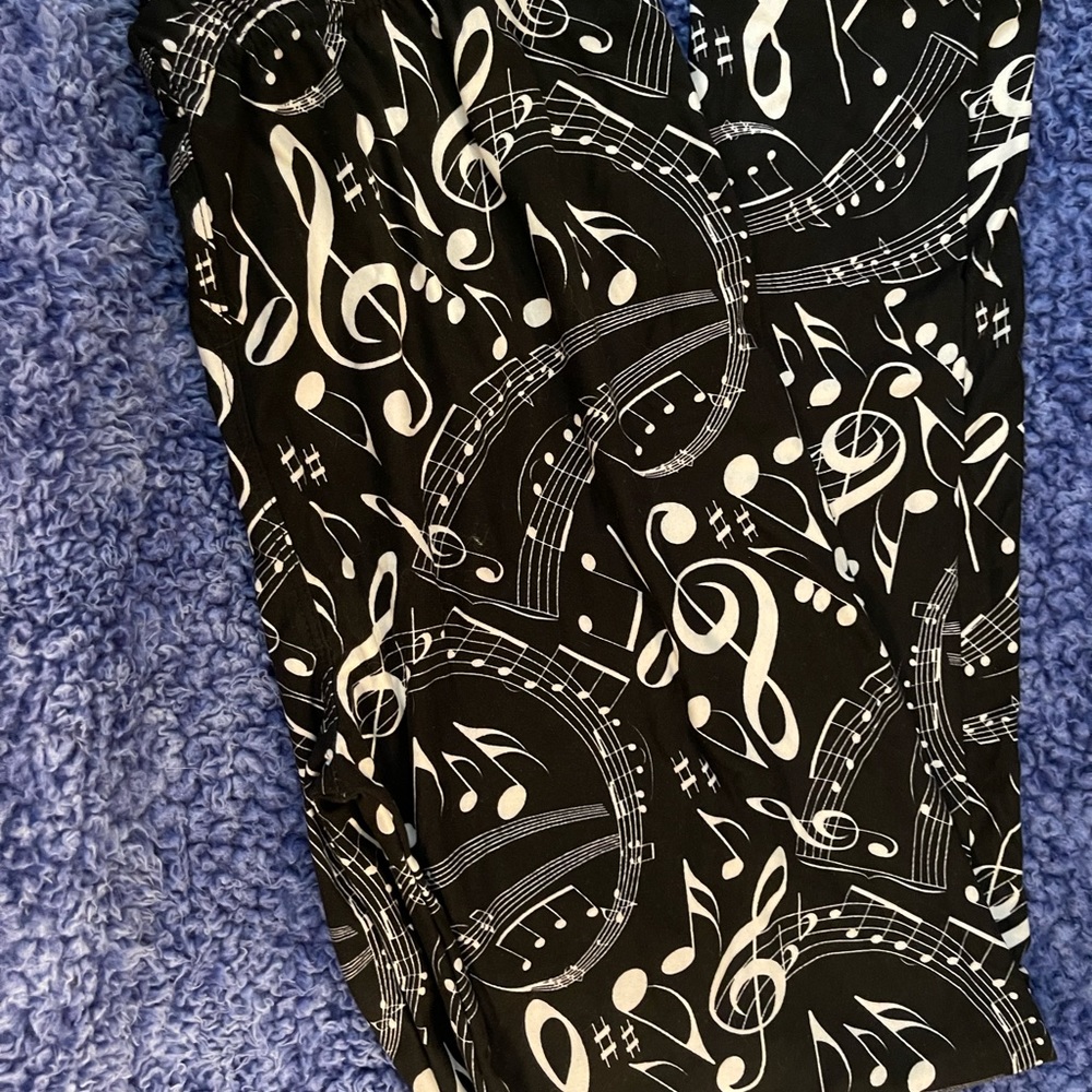 Buttery Soft NWT TC Leggings - Picture 16 of 16